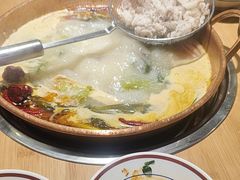 -洱火云南酸菜牛肉火锅(石景山当代商城店)