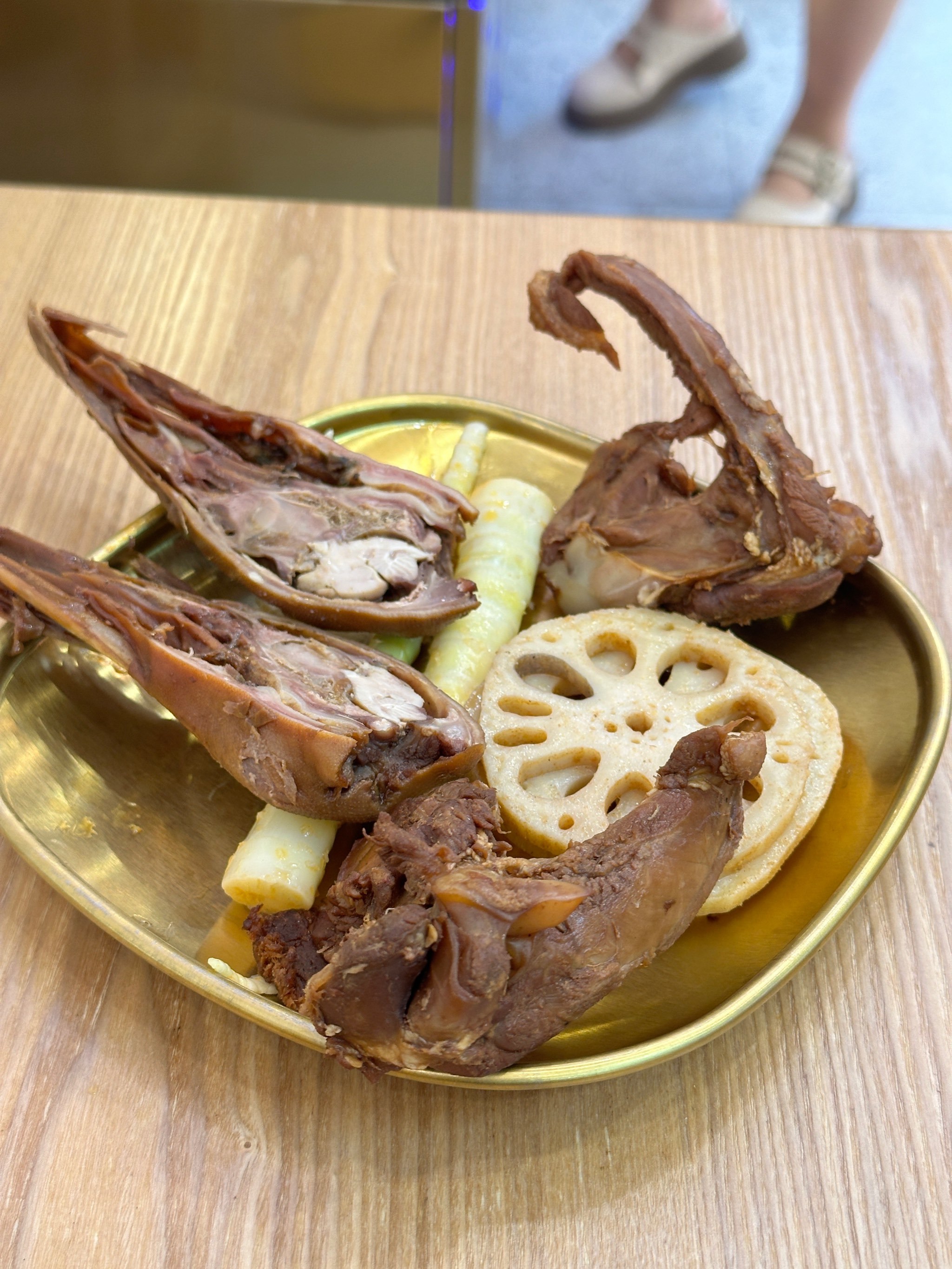 漫步苏州街头,鸭首领绝对是不二之选