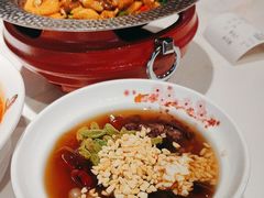 -渝是乎酸菜鱼·川渝小炒(新世界百货望京店)