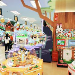 -莫莉幻想儿童乐园(三河燕郊永旺店)