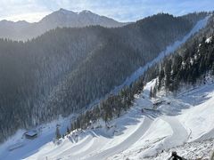 -丝绸之路山地度假区滑雪场