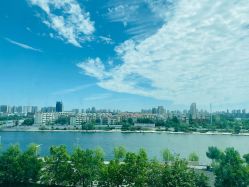 -时尚殿堂明星门店