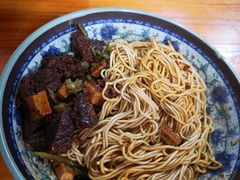 金牌半筋半肉面-旺泉餐饮店·清真牛肉面馆