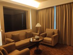 -汕尾巴黎半岛酒店