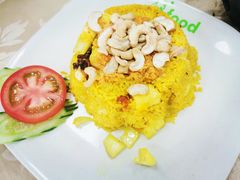 泰式菠萝海鲜炒饭-摩登有记·新派泰国菜(银钻广场店)