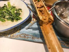 -刘姐啤酒鱼民族演艺餐厅(西街总店)