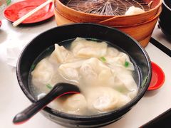 三鲜大馄饨-万寿斋(山阴路店)