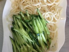 面条+黄瓜丝-金陵暴走小龙虾·迷踪蟹(凯德MALL店)
