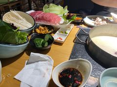 -洪氏嗨捞·广东猪肚鸡·椰子鸡火锅(西咸万象城店)