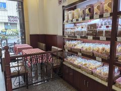 -红宝石·鲜奶小方·海派西点房(控江店)