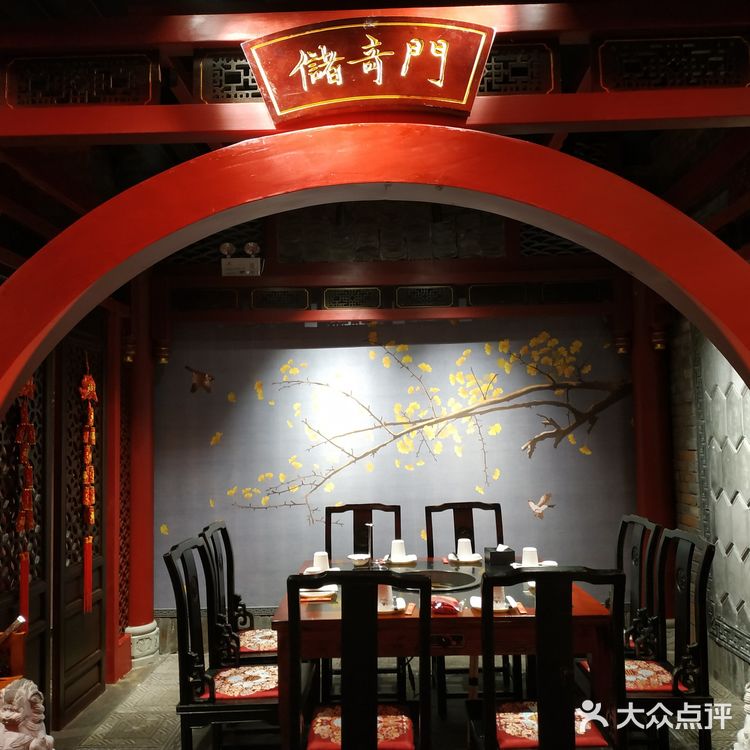 瞬间被治愈！科尔沁精品肥牛、南山招牌特色千层肚，每次都吃到光盘