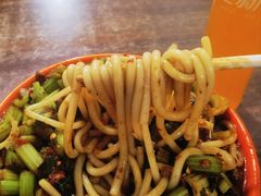 -玲玲米粉·新疆现炒米粉(大十字总店)