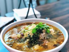 鲜花椒酸菜猪手花-南山酒肆(南山董事绘店)