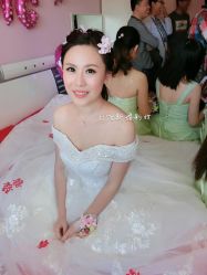 -红馆妆造(中央大街店)