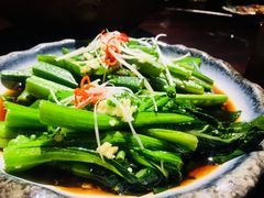 广式菜心拼秋葵-馬蘭花開(车站大道店)