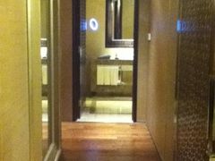总统套房-更衣室走廊-天津君隆威斯汀酒店
