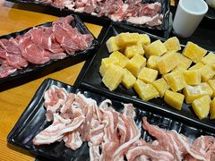 -果松木炭酸菜铜火锅·外婆参鸡汤