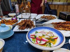 -三江源美食城