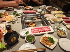 -海底捞火锅(曹安公路店)
