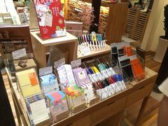 -猫的天空之城概念书店(杭州南宋御街店)