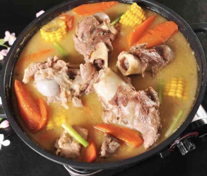 留下来筒骨砂锅火锅(萧山汇金店)-"汇金的留下来筒骨砂锅,在这个寒冷