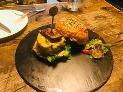 -HIGH FIVE哈福手工汉堡(桂林路店)