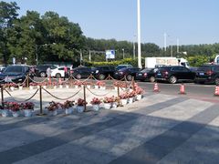 -窦店服务区-停车场