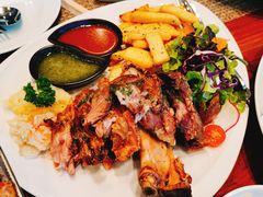 -Chom Cafe and Restaurant