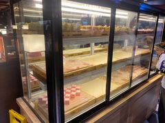 面包甜点陈列柜-海吃海喝海鲜烤肉炭火主题自助餐(朝阳店)