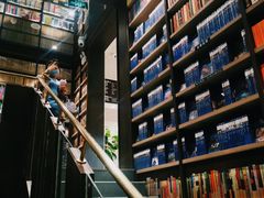-钟书阁(群光广场店)