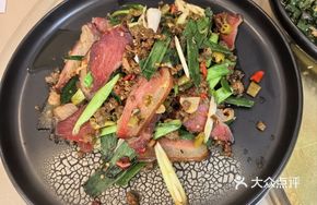 Stir-fried Chengkou Old Sausage