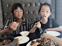 -河畔春天时尚餐厅