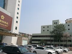 -京都信苑饭店-停车场