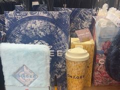 -霸王茶姬(上海静安大悦城店)
