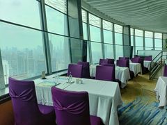 -亚洲国际大酒店·云顶阁旋转自助餐厅