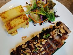 西贡炭烧烤猪颈肉配菠萝-美奈小馆·东南亚菜(福田星河COCO Park店)