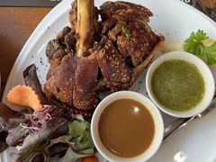 -Chom Cafe and Restaurant