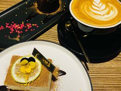 -84那年咖啡馆(李沧万达店)