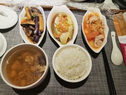 -爱妈月子会所(汕樟总店)