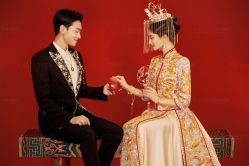 -雪中彩影婚纱摄影·微光艺术中心