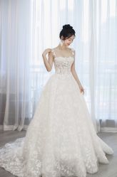 -台湾蔡美月婚纱租赁