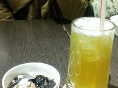 饮品和甜点，随套餐送的-仙踪林(江燕路万科里店)