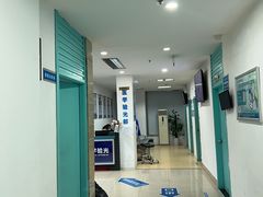 -上海大学附属上海和平眼科医院