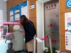 -中国移动周家嘴路营业厅-地上停车场