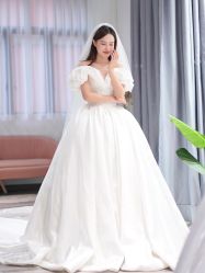 -Lady  Jane高端婚纱礼服馆