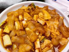 葱烧蹄筋-闫府私房菜·百年鲁菜(恒隆店)