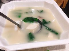 -渝君重庆火锅(嘉宾路店)
