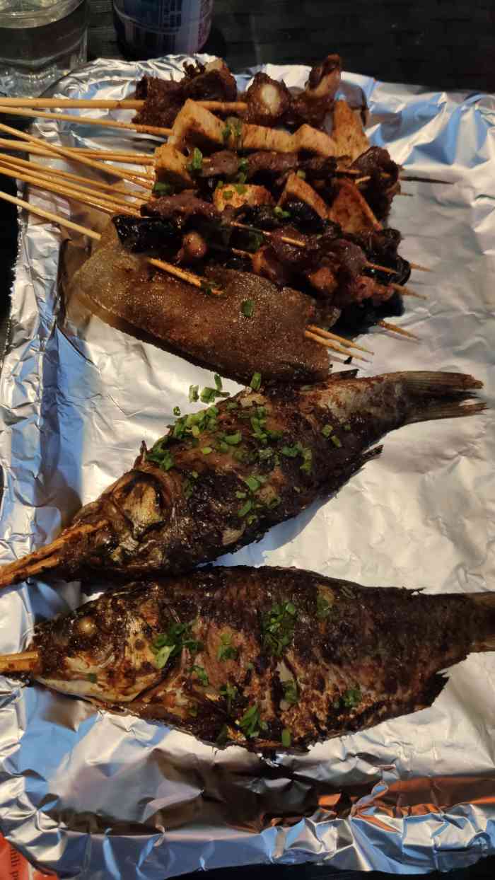 火娃热情得不78了,又是拿毛毯又是拿火炉,还63暖宝宝哈哈,烧烤