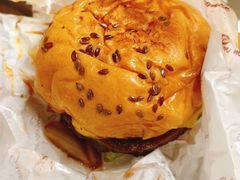 牛肉培根起司汉堡-遇见西木美式餐厅(体育路店)