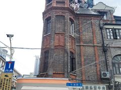 -梅记大块头爆鱼店(乍浦路店)